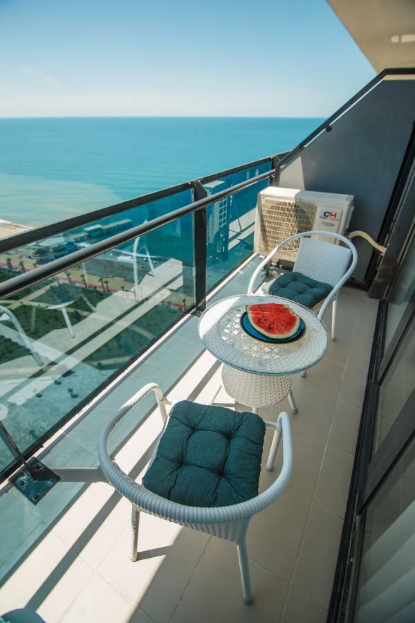 Orange Sky Apartments Beach Tower Батуми Екстериор снимка